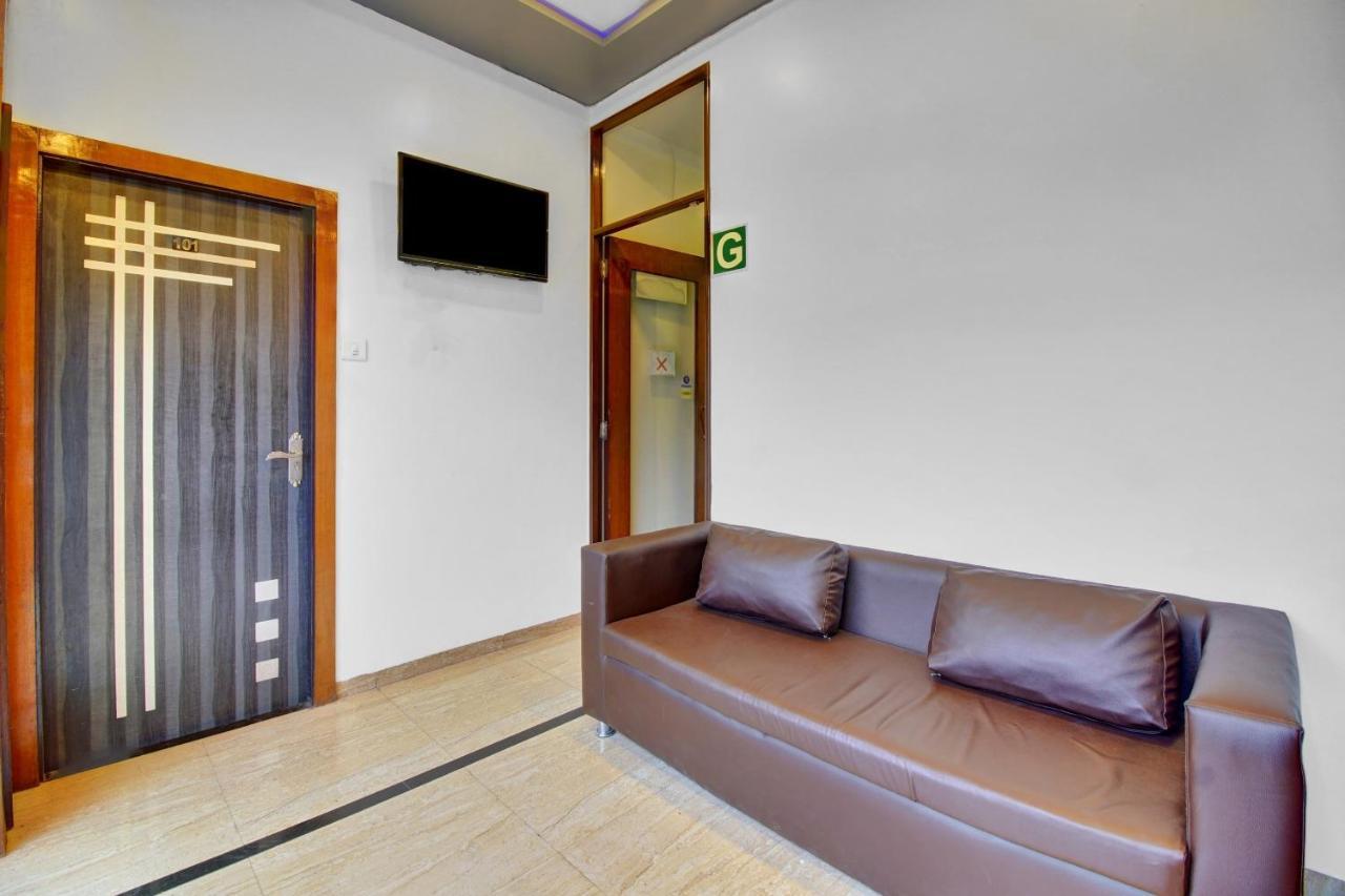 Flagship 83490 Hotel Bently Palace Bombaim Exterior foto