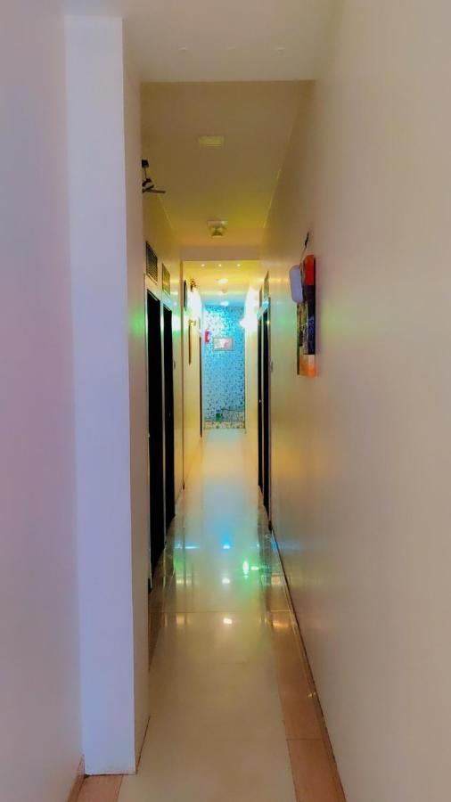 Flagship 83490 Hotel Bently Palace Bombaim Exterior foto