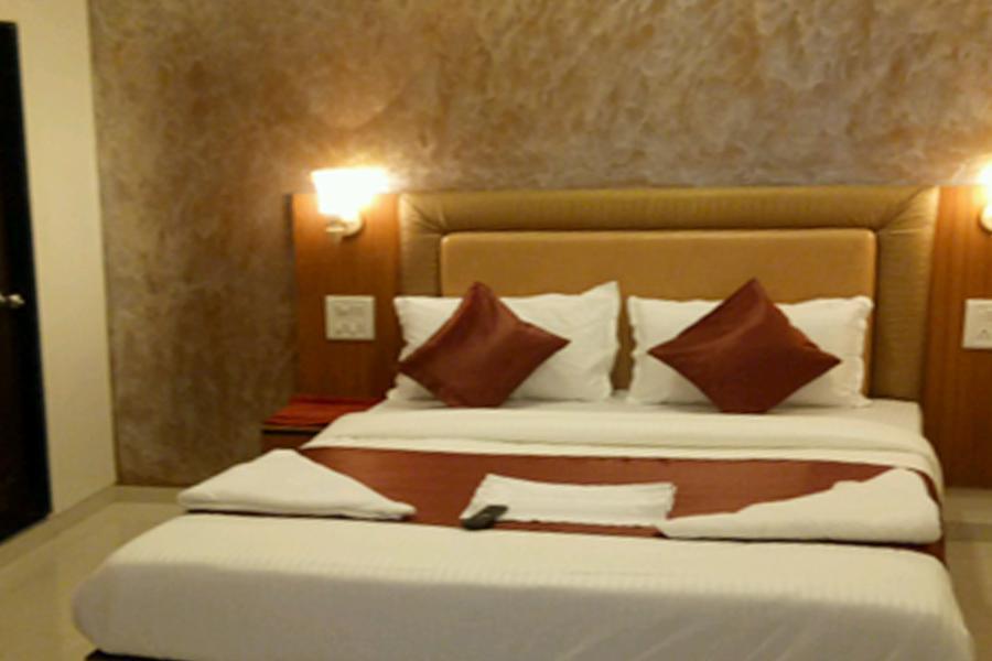Flagship 83490 Hotel Bently Palace Bombaim Exterior foto
